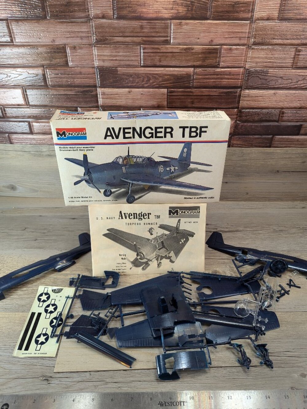 Avenger TBF Grumman Navy Plane 1/48 Scale Model Kit Monogram 6829 WW2 Matel 1973